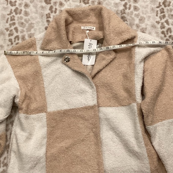 12th Tribe Tan and White Colourblock Cozy Oversized Jacket, Size Medium - Picture 10 of 16